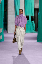 Burberry-Summer-2025-Show-Look-25