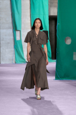 Burberry-Summer-2025-Show-Look-3