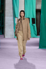 Burberry-Summer-2025-Show-Look-30