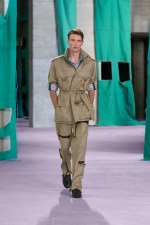 Burberry-Summer-2025-Show-Look-34