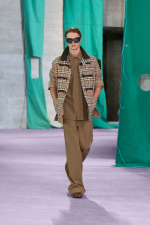 Burberry-Summer-2025-Show-Look-41