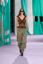 Burberry-Summer-2025-Show-Look-43