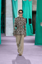 Burberry-Summer-2025-Show-Look-47