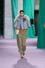 Burberry-Summer-2025-Show-Look-5