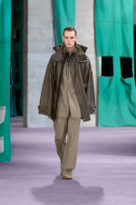 Burberry-Summer-2025-Show-Look-50