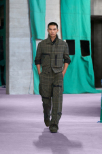 Burberry-Summer-2025-Show-Look-6