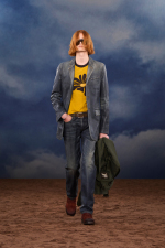 Burberry-Summer-2026-Show-Runway-Backs-Look-15