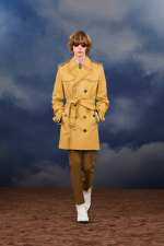 Burberry-Summer-2026-Show-Runway-Backs-Look-16