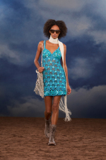 Burberry-Summer-2026-Show-Runway-Backs-Look-24