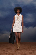 Burberry-Summer-2026-Show-Runway-Backs-Look-3