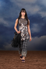 Burberry-Summer-2026-Show-Runway-Backs-Look-31