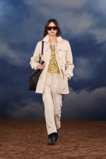 Burberry-Summer-2026-Show-Runway-Backs-Look-32
