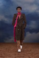 Burberry-Summer-2026-Show-Runway-Backs-Look-34