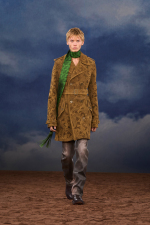 Burberry-Summer-2026-Show-Runway-Backs-Look-37