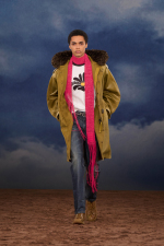 Burberry-Summer-2026-Show-Runway-Backs-Look-39