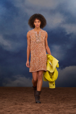 Burberry-Summer-2026-Show-Runway-Backs-Look-40