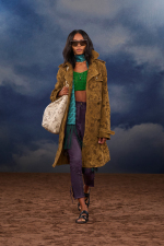 Burberry-Summer-2026-Show-Runway-Backs-Look-41