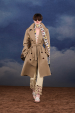 Burberry-Summer-2026-Show-Runway-Backs-Look-44