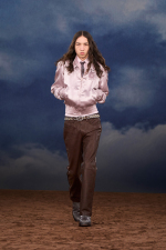 Burberry-Summer-2026-Show-Runway-Backs-Look-50