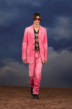 Burberry-Summer-2026-Show-Runway-Backs-Look-52