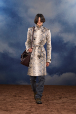 Burberry-Summer-2026-Show-Runway-Backs-Look-53