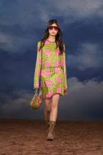 Burberry-Summer-2026-Show-Runway-Backs-Look-56