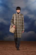 Burberry-Summer-2026-Show-Runway-Backs-Look-6