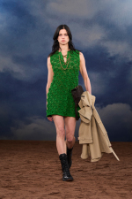 Burberry-Summer-2026-Show-Runway-Backs-Look-7