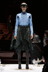 Burberry-Autumn_Winter-2022-Womenswear-Collection-Look-13_001