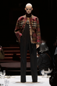Burberry-Autumn_Winter-2022-Womenswear-Collection-Look-36_001