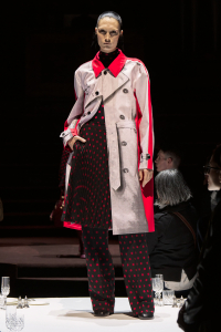 Burberry-Autumn_Winter-2022-Womenswear-Collection-Look-40_001