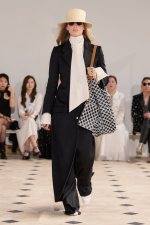 Look-16