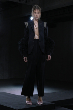 Chika-Kisada-26SS_LOOK8