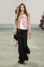 CHLOE_SHOW_FW25_1