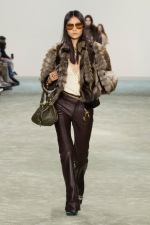 CHLOE_SHOW_FW25_25