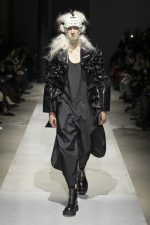 Comme_des_garcons_hommePlus_press_FW25-26_look002