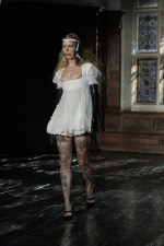 Dilara-Findikoglu_Look_18