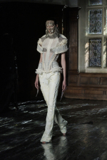 Dilara-Findikoglu_Look_27