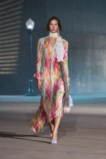 DIOR_W_RTW_CRUISE27_FRONT_LOOK_08_2x3