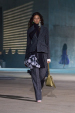 DIOR_W_RTW_CRUISE27_FRONT_LOOK_15_2x3