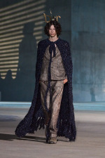 DIOR_W_RTW_CRUISE27_FRONT_LOOK_16_2x3