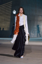 DIOR_W_RTW_CRUISE27_FRONT_LOOK_29_2x3