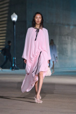 DIOR_W_RTW_CRUISE27_FRONT_LOOK_50_2x3