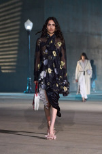 DIOR_W_RTW_CRUISE27_FRONT_LOOK_56_2x3