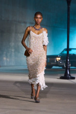DIOR_W_RTW_CRUISE27_FRONT_LOOK_62_2x3