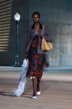 DIOR_W_RTW_CRUISE27_FRONT_LOOK_64_2x3