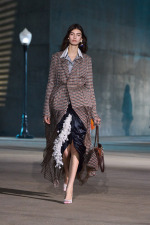 DIOR_W_RTW_CRUISE27_FRONT_LOOK_65_2x3