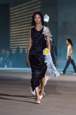 DIOR_W_RTW_CRUISE27_FRONT_LOOK_69_2x3