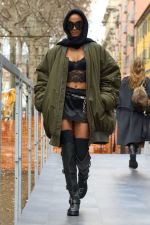 DG_WOMEN_SHOW_WINTER_2025__PHOTO_GORUNWAY_LOOK_07_OUTDOOR