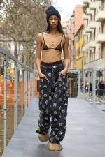 DG_WOMEN_SHOW_WINTER_2025__PHOTO_GORUNWAY_LOOK_14_OUTDOOR